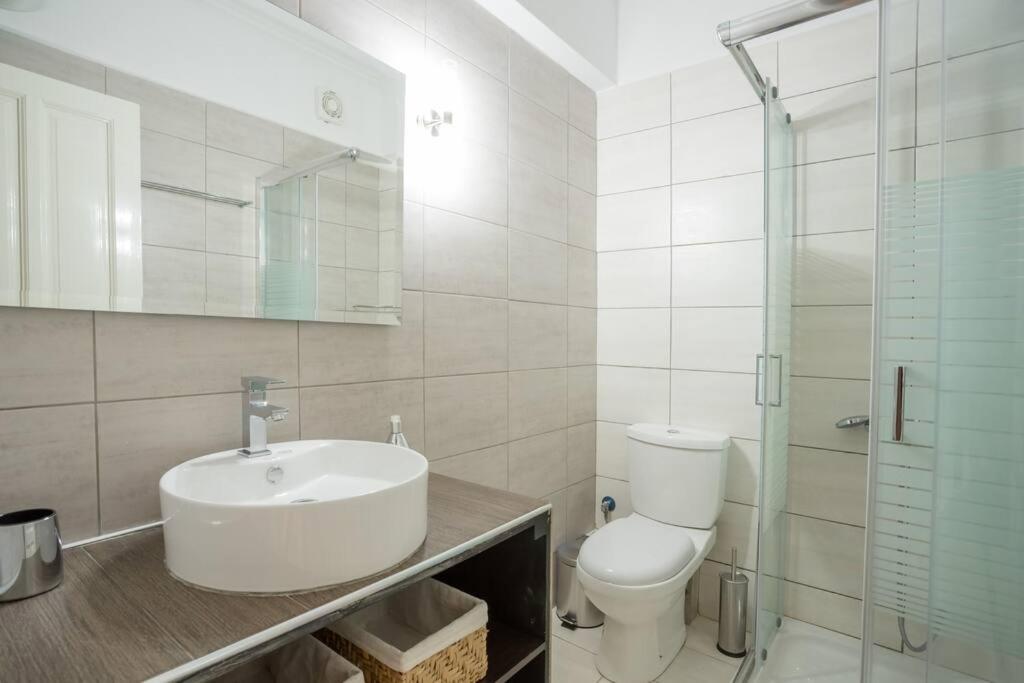 New  2 Bedroom/ 2 Bath Ap.nidri, Familia Apartment *
