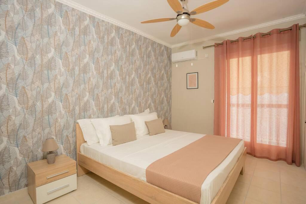 New  2 Bedroom/ 2 Bath Ap.nidri, Familia * Nydri (Lefkada)