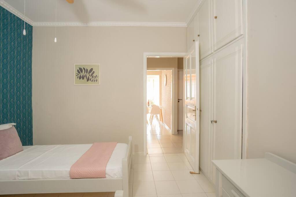New  2 Bedroom/ 2 Bath Ap.nidri, Familia Apartment