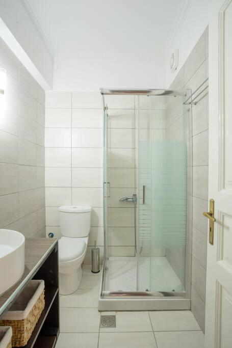 New  2 Bedroom/ 2 Bath Ap.nidri, Familia